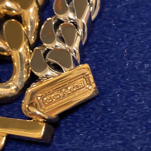 NWT Coach multicolored rhinestone heart pendant & silver/gold LG link bracelet - Picture 6 of 16